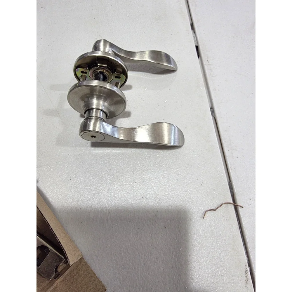 Lot Of 18 Maxwell Wave‎ Handle Lever Privacy Lock - Satin Nickel 403405